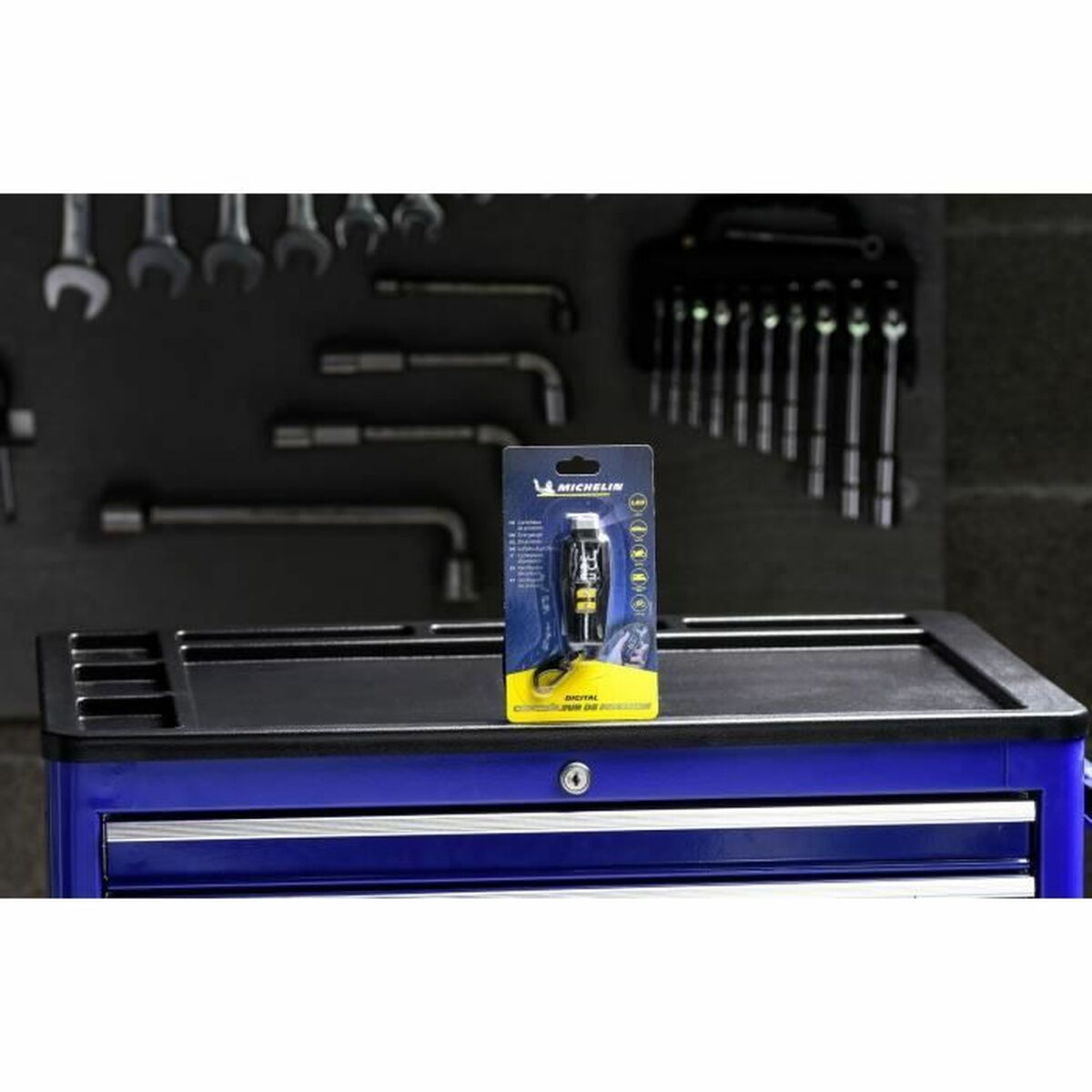 V5HBBF465B580F6B9B0B7F0CA60A2768C96R4610240P4