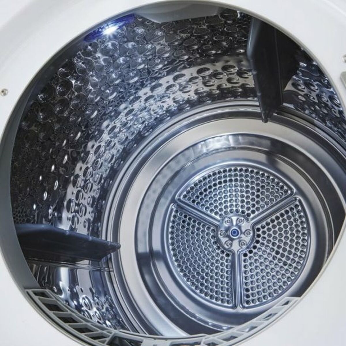 V8HEA9A691D2526F882D62A8B663FF1A143R7154698P3