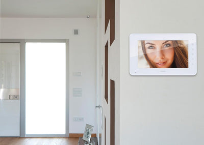 Vimar K42910 Kit videocitofono monofamiliare da parete con con tastiera capacitiva, alimentatore multispina, targa audiovideo RFID, staffe per fissaggio, tradizionale