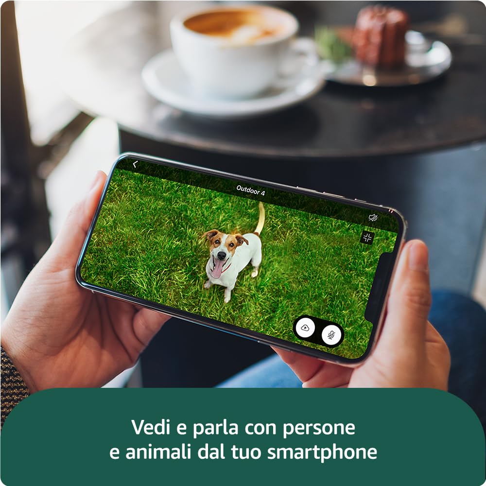 Videocamera Blink Outdoor 4 (Ultimo modello) - Videocamera di sicurezza smart HD wireless, autonomia di due anni, compatibile con Alexa - Sistema a 4 telecamere con Sync Module Core incluso - IP65